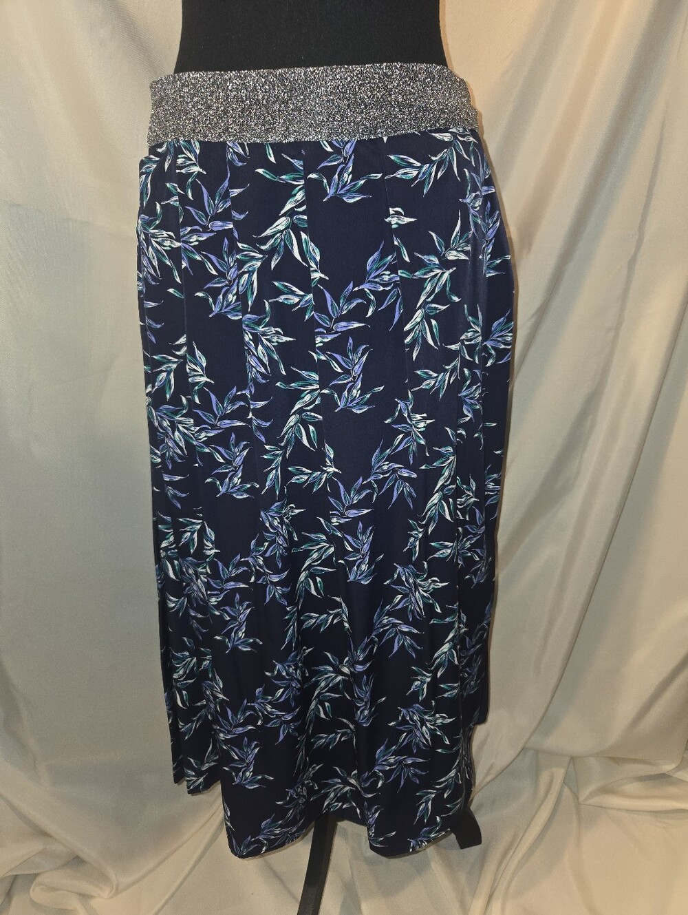 Anthropologie Women's Navy Floral A-Line Skirt